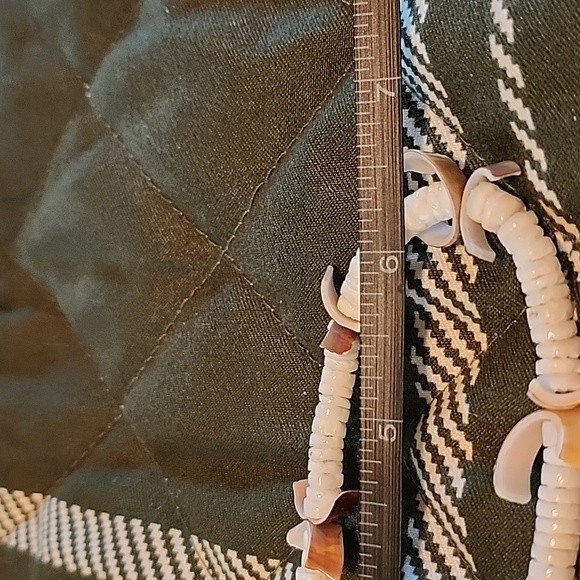 Shell Necklace - Picture 3 of 5